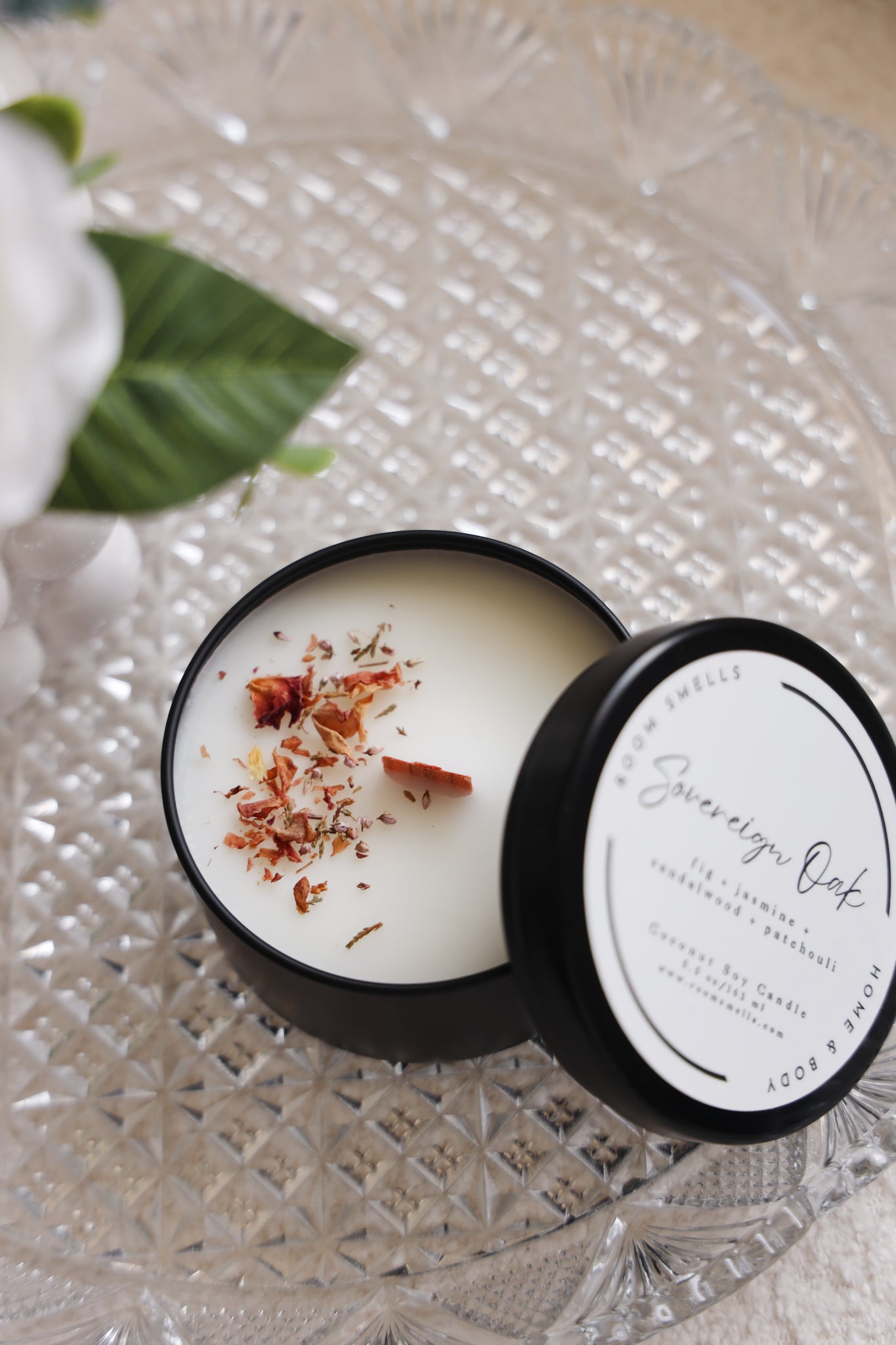 Sovereign Oak - 5.5oz Candle Tin