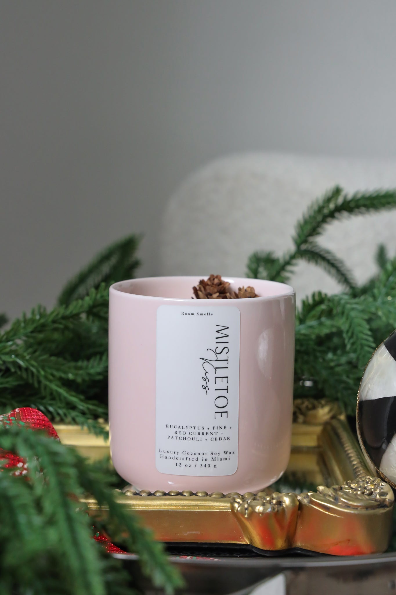 Mistletoe - 10 oz candle