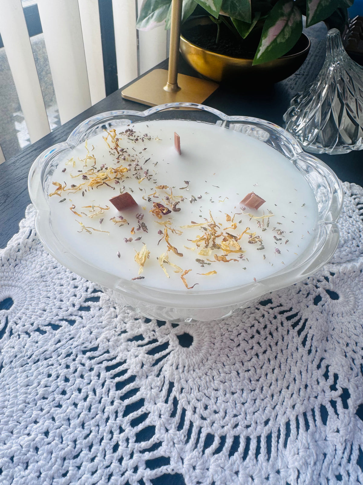 Vintage Crystal Petal Bowl - 24oz