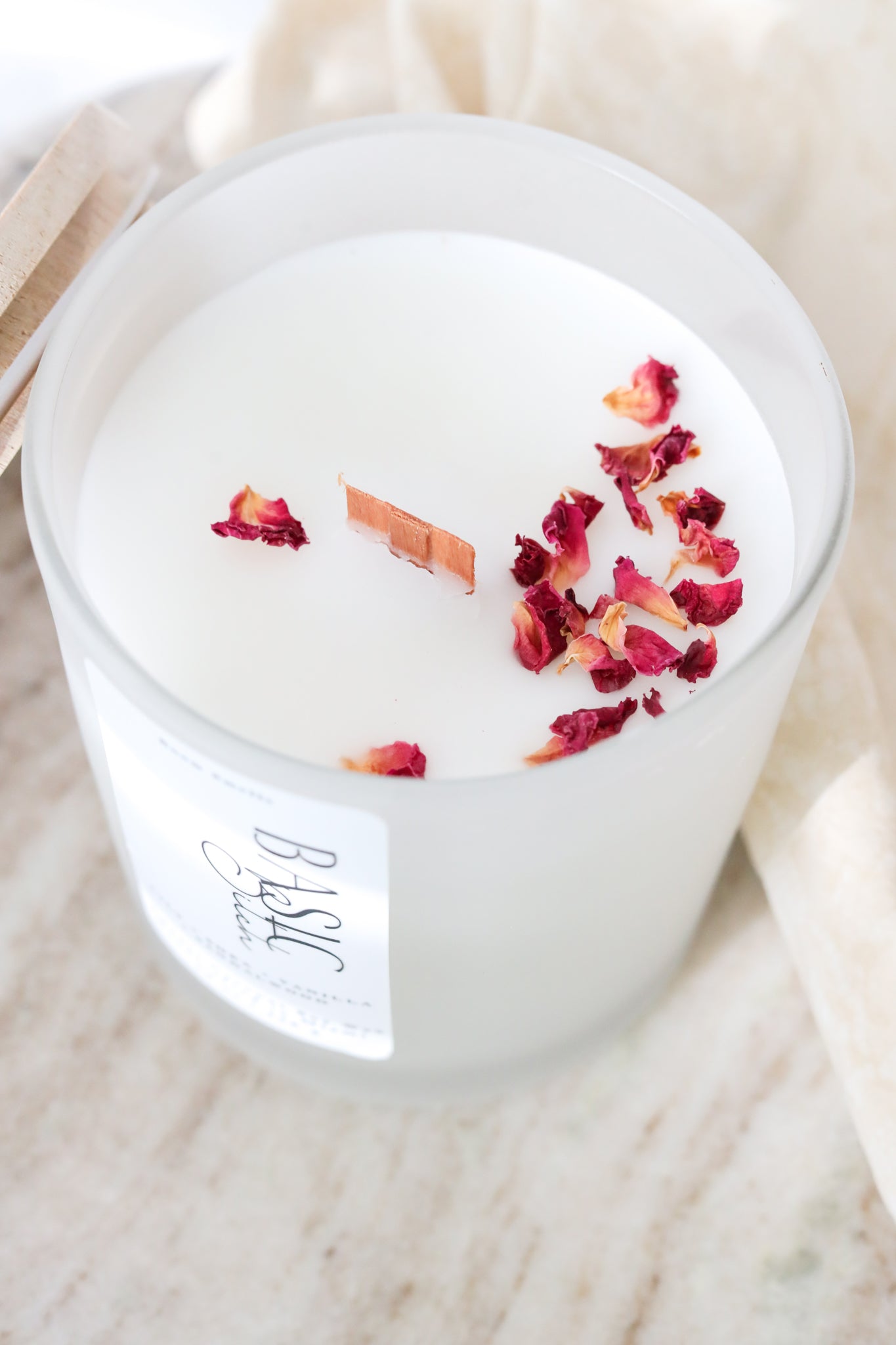 Room Smells Basic Bitch Candle - Thumbnail 3