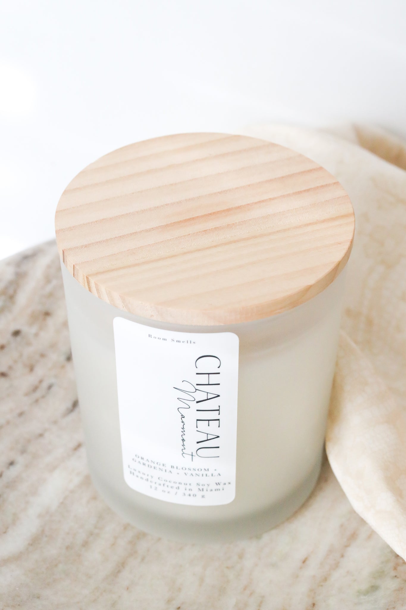 Room Smells Chateau Candle - Thumbnail 2