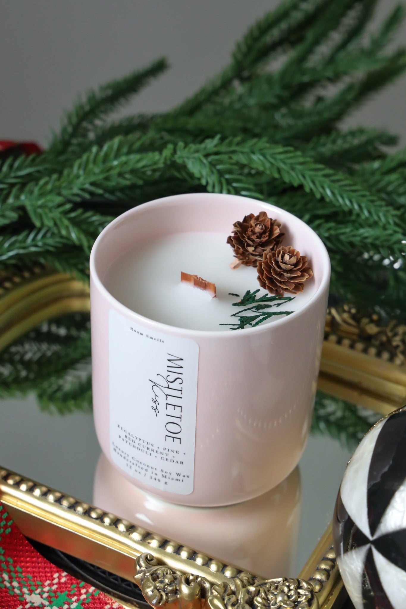 Mistletoe - 10 oz candle