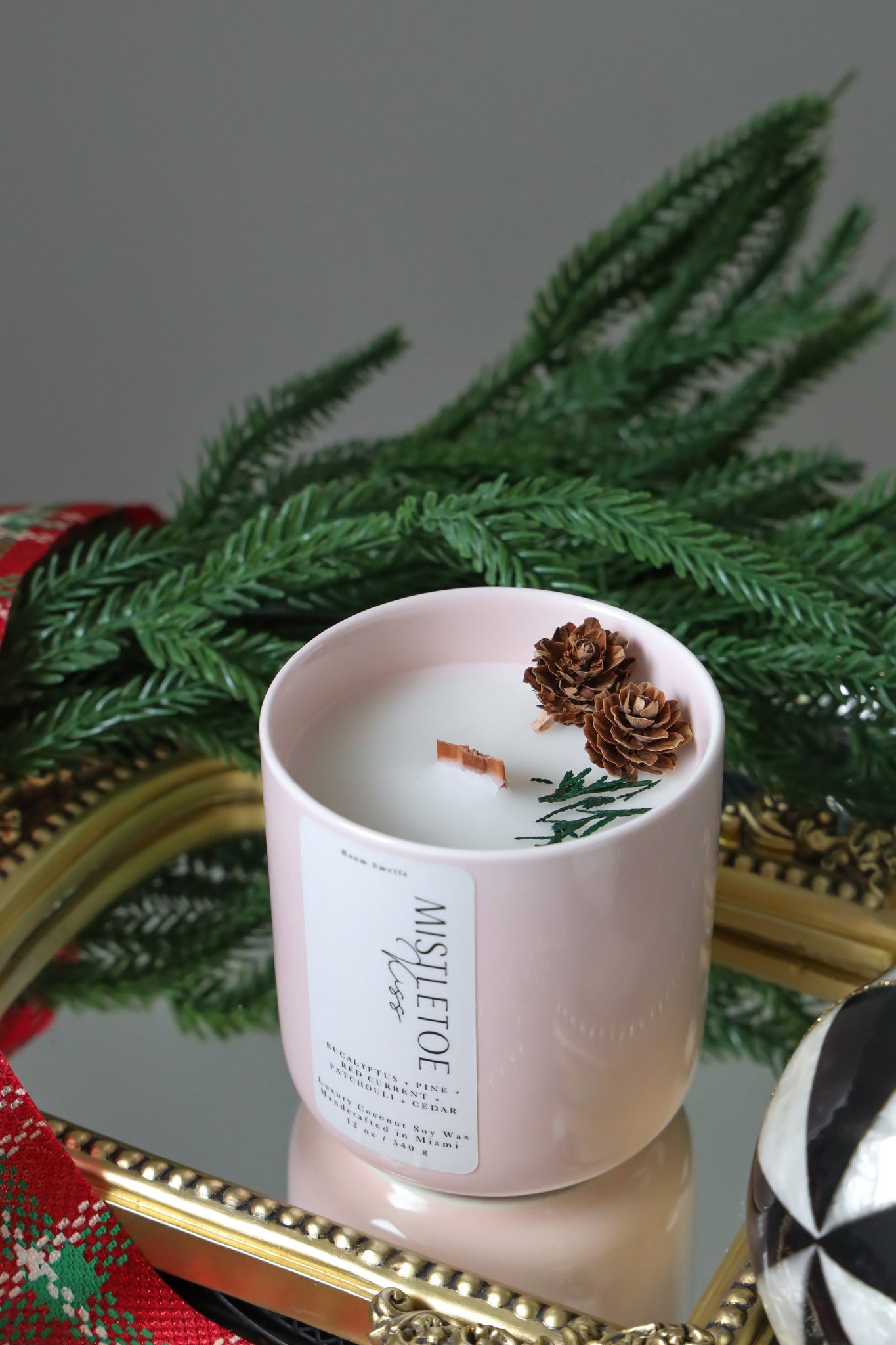Mistletoe - 10 oz candle