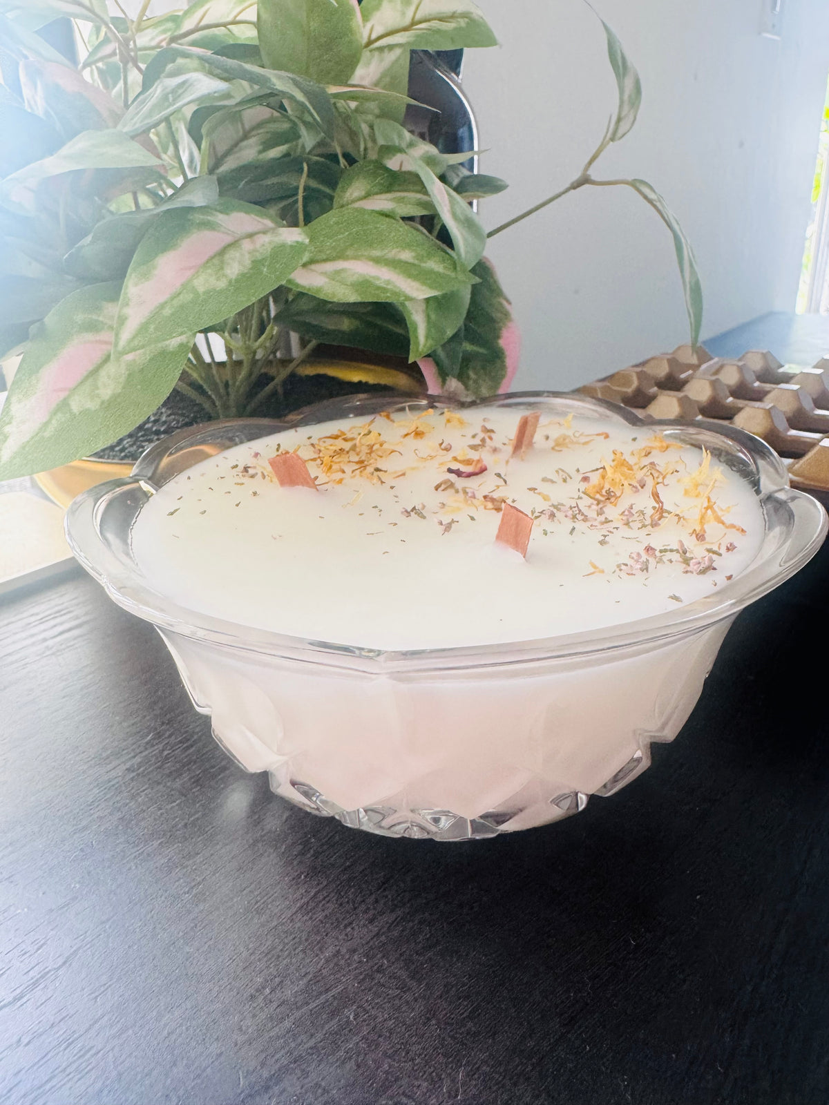 Vintage Crystal Petal Bowl - 24oz